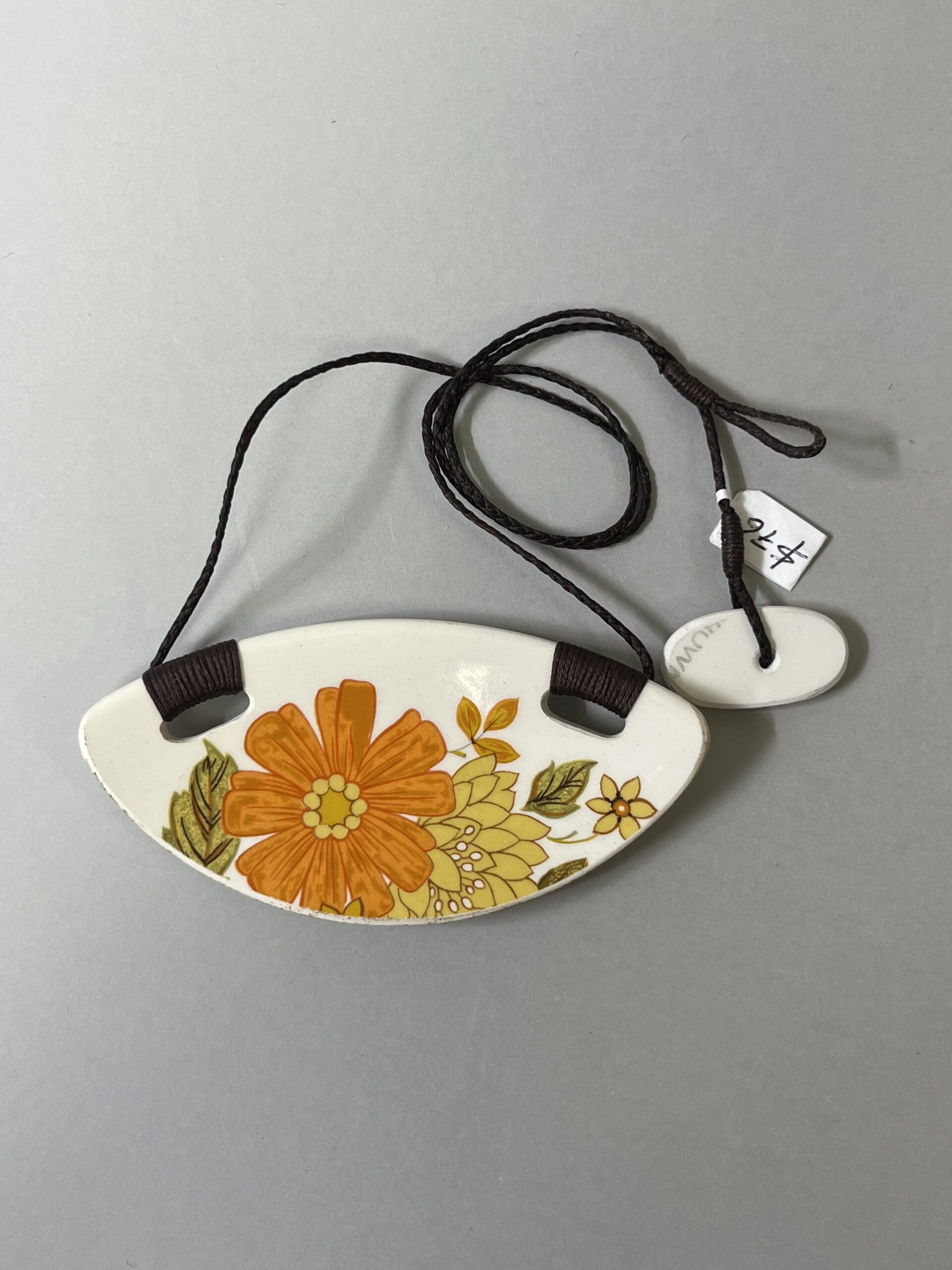 Crown Lynn Fragrance Pendant