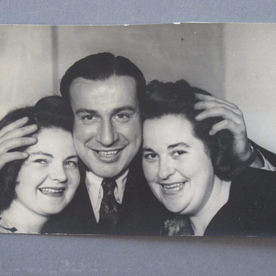 Joan Davis (left) with Tom Clark jnr and Joan’s sister Ethel.
This was taken at one of Crown Lynn’s Socials c.1950s at the Hollywood in Avondale 