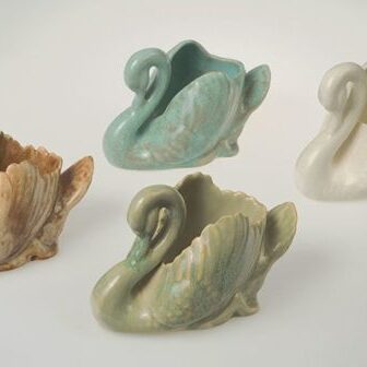 vase-swans-2008.1.384D